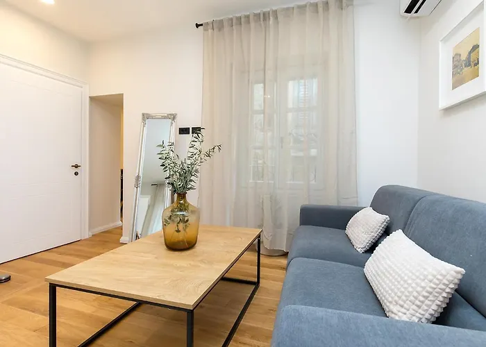 Апартаменты Newpremium Sinjorina, Historical Centre *